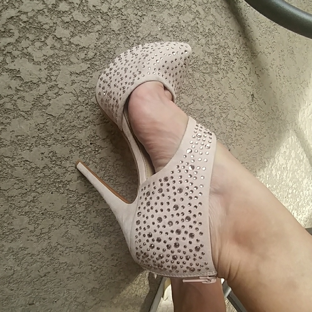 Gianni Bini nude bling strap pump